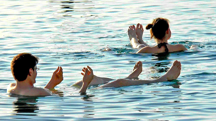 Consejos para bañarse en el Mar Muerto