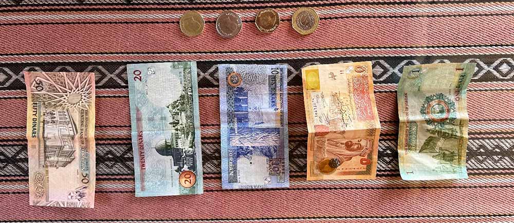 ¿Cuánto dinero necesito para viajar a Jordania?
