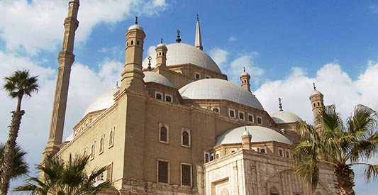 Las mejores mezquitas en El Cairo: un recorrido por la historia y la belleza