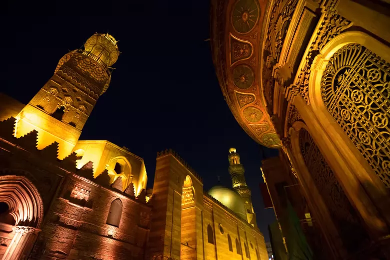 Planes nocturnos en El Cairo